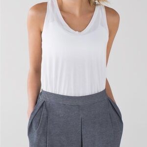 LULULEMON~HEATHERED DEEP COAL GRAY~CITY SKORT~TRAVEL COMFORT PLEATED SHORTS SZ 6